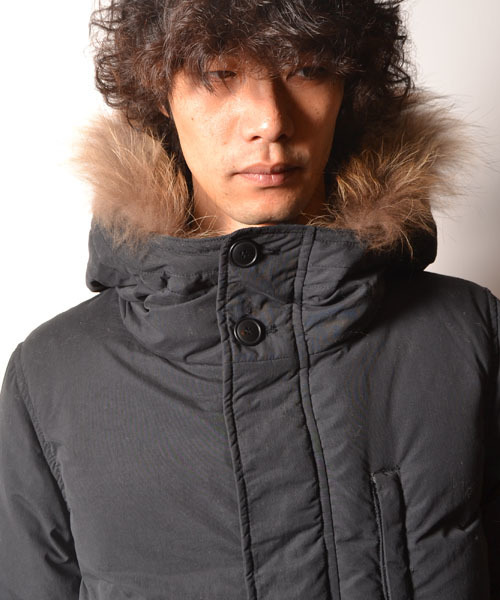 COMMONWARE AMERICAN RAG CIE&Magine(コモンウェアアメリカンラグシーアンド マージン)の「AMERICAN RAG CIE&Magine COMMONWARE スタンドフードダウンコート(ダウンジャケット/コート・メンズ・ブラック/キャメル・44/48/46)」の6枚目の写真