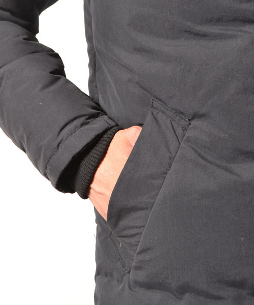 COMMONWARE AMERICAN RAG CIE&Magine(コモンウェアアメリカンラグシーアンド マージン)の「AMERICAN RAG CIE&Magine COMMONWARE スタンドフードダウンコート(ダウンジャケット/コート・メンズ・ブラック/キャメル・44/48/46)」の9枚目の写真