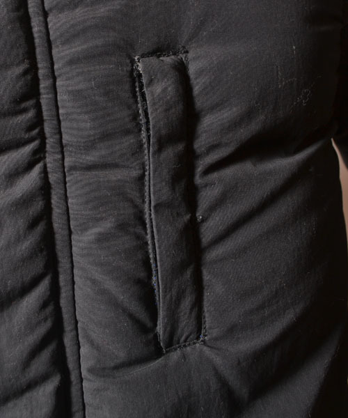 COMMONWARE AMERICAN RAG CIE&Magine(コモンウェアアメリカンラグシーアンド マージン)の「AMERICAN RAG CIE&Magine COMMONWARE スタンドフードダウンコート(ダウンジャケット/コート・メンズ・ブラック/キャメル・44/48/46)」の11枚目の写真