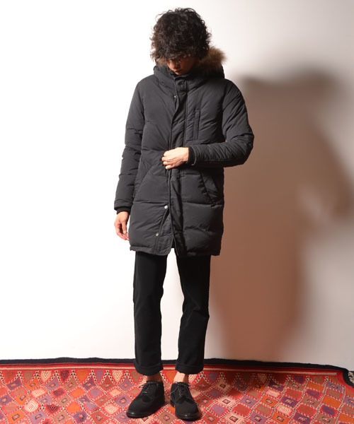 COMMONWARE AMERICAN RAG CIE&Magine(コモンウェアアメリカンラグシーアンド マージン)の「AMERICAN RAG CIE&Magine COMMONWARE スタンドフードダウンコート(ダウンジャケット/コート・メンズ・ブラック/キャメル・44/48/46)」の3枚目の写真