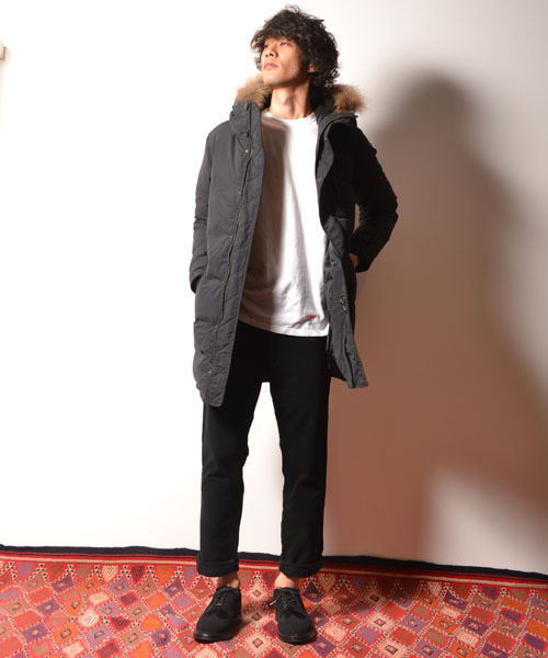 COMMONWARE AMERICAN RAG CIE&Magine(コモンウェアアメリカンラグシーアンド マージン)の「AMERICAN RAG CIE&Magine COMMONWARE スタンドフードダウンコート(ダウンジャケット/コート・メンズ・ブラック/キャメル・44/48/46)」の4枚目の写真