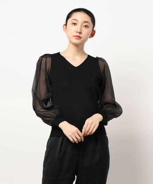 KOBE LETTUCE(コウベレタス)の「袖シアー切り替えVネックニットトップス(ニット/セーター・レディース・ブラック/オフホワイト/グレイッシュベージュ・FREE)」の8枚目の写真