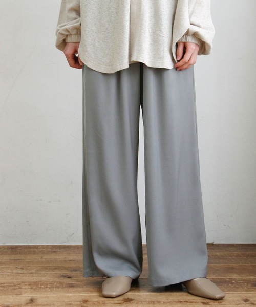Crisp（クリスプ）の「マットサテンラフパンツ（その他パンツ・レディース・ベージュ/グレー/ブルー・FREE）」の3枚目の写真