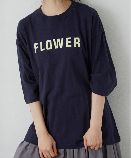 Libra Cue(リブラ キュー)の「FLOWER ロゴTシャツ(Tシャツ/カットソー・レディース・ホワイト/ブラック/ネイビー・FREE)」の3枚目の写真