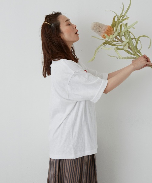 Libra Cue(リブラ キュー)の「FLOWER ロゴTシャツ(Tシャツ/カットソー・レディース・ホワイト/ブラック/ネイビー・FREE)」の21枚目の写真