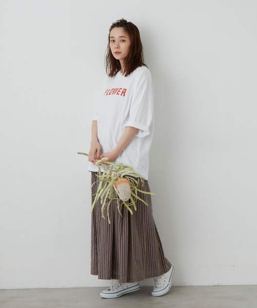Libra Cue(リブラ キュー)の「FLOWER ロゴTシャツ(Tシャツ/カットソー・レディース・ホワイト/ブラック/ネイビー・FREE)」の6枚目の写真