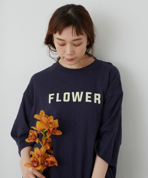 Libra Cue(リブラ キュー)の「FLOWER ロゴTシャツ(Tシャツ/カットソー・レディース・ホワイト/ブラック/ネイビー・FREE)」の7枚目の写真