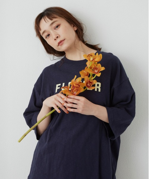 Libra Cue(リブラ キュー)の「FLOWER ロゴTシャツ(Tシャツ/カットソー・レディース・ホワイト/ブラック/ネイビー・FREE)」の15枚目の写真