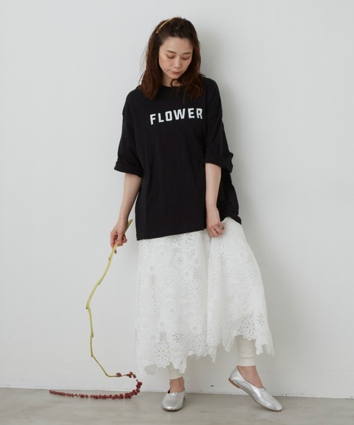 Libra Cue(リブラ キュー)の「FLOWER ロゴTシャツ(Tシャツ/カットソー・レディース・ホワイト/ブラック/ネイビー・FREE)」の9枚目の写真