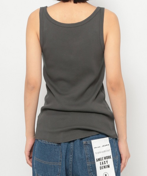 niko and...（ニコアンド）の「スーピマコットンテレコタンク（タンクトップ・レディース・ナチュラル/イエロー/ラベンダー/チャコール/ライトグレー/ブルー/マスタード/グリーン/ライトグリーン/オレンジ・MEDIUM/LARGE/SMALL）」の13枚目の写真