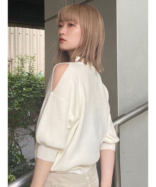 MURUA（ムルーア）の「ドライタッチチョーカーハーフニット（ニット/セーター・レディース・ブラック/ブラウン/カーキ/アイボリー・FREE）」の6枚目の写真