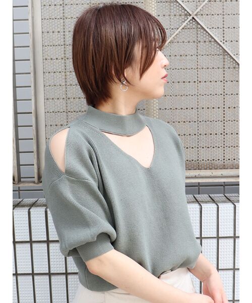 MURUA（ムルーア）の「ドライタッチチョーカーハーフニット（ニット/セーター・レディース・ブラック/ブラウン/カーキ/アイボリー・FREE）」の21枚目の写真