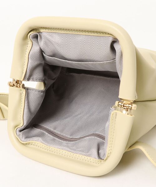 DONOBAN（ドノバン）の「PUレザーがま口ベルトバッグ [E]（ショルダーバッグ・レディース・グリーン系その他/ブラック/ホワイト・ONESIZE）」の4枚目の写真