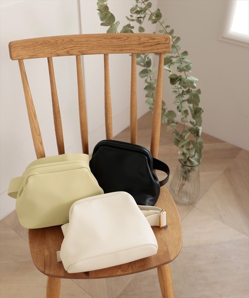 DONOBAN（ドノバン）の「PUレザーがま口ベルトバッグ [E]（ショルダーバッグ・レディース・グリーン系その他/ブラック/ホワイト・ONESIZE）」の9枚目の写真