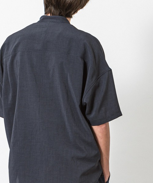 SLICK(スリック)の「リフラックスボイルドロップショルダーバンドカラーシャツ(シャツ/ブラウス・メンズ・ライトグレー/ネイビー/ブラウン・1/2/3)」の22枚目の写真