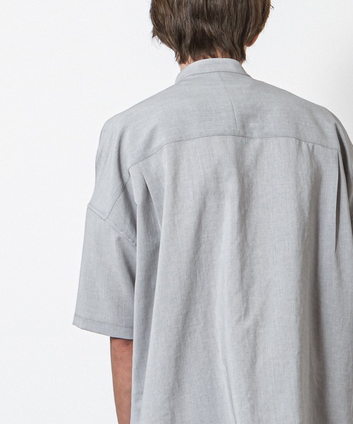 SLICK(スリック)の「リフラックスボイルドロップショルダーバンドカラーシャツ(シャツ/ブラウス・メンズ・ライトグレー/ネイビー/ブラウン・1/2/3)」の8枚目の写真