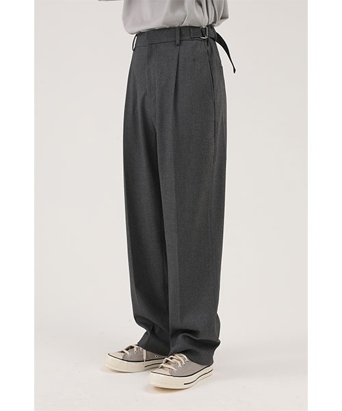 MASONPRINCE(メイソンプリンス)の「【MASONPRINCE】Adjustable waist casual tuck slacks SK2030(スラックス・メンズ・ブラック/グレー・XL/L/M/S)」の2枚目の写真