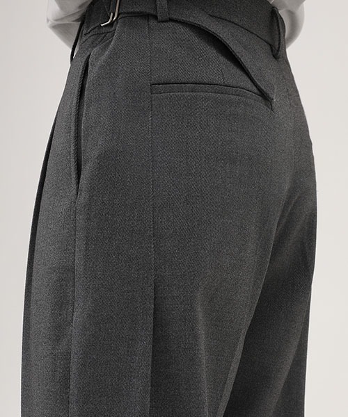 MASONPRINCE(メイソンプリンス)の「【MASONPRINCE】Adjustable waist casual tuck slacks SK2030(スラックス・メンズ・ブラック/グレー・XL/L/M/S)」の3枚目の写真