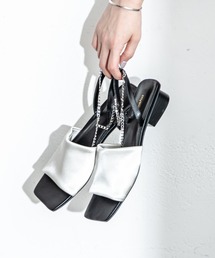 チェーンストラップサンダル