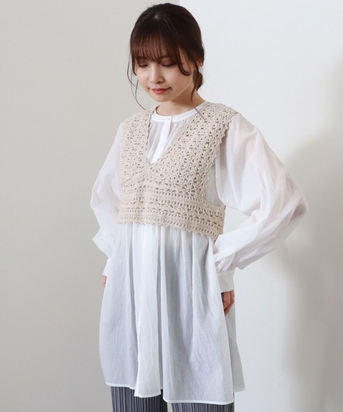 archives(アルシーヴ)の「バックレースアップかぎ針ビスチェ+ボリュームスリーブチュニックset(シャツ/ブラウス・レディース・ブルー/アイボリー/グリーン系その他・MEDIUM)」の4枚目の写真