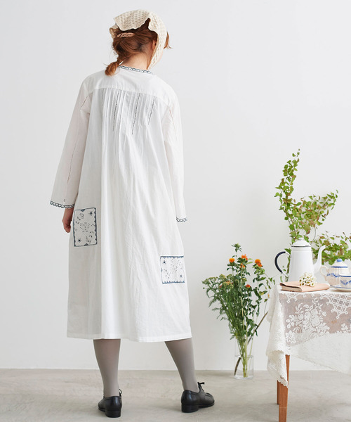 chambre de charme(シャンブルドゥシャーム)の「cdc ティーカップ刺繍 ワンピース(ワンピース・レディース・ホワイト/ブラック・FREE)」の10枚目の写真