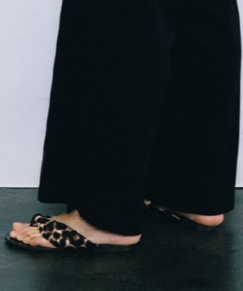 manipuri（マニプリ）の「マニプリ manipuri /トングサンダルレオパートベグ（サンダル・レディース・ブラウン・38/39/37）」の2枚目の写真