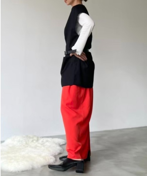 Solace(ソレイス)の「深Vサイドスリットベスト(ベスト・レディース・ブラック/ベージュ・FREE)」の8枚目の写真