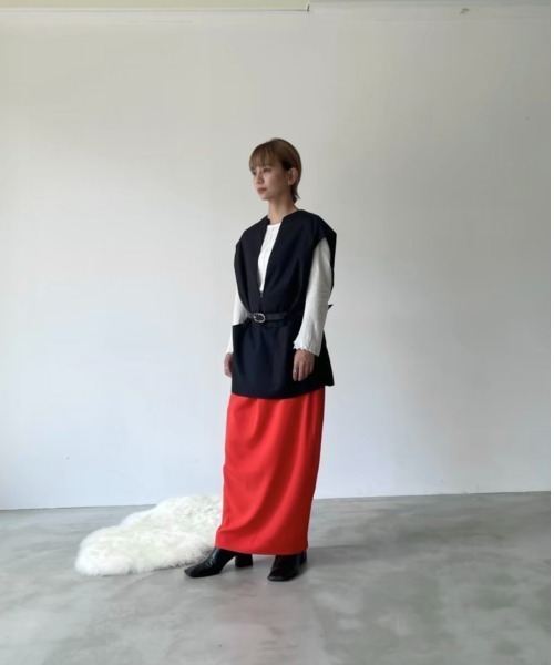 Solace(ソレイス)の「深Vサイドスリットベスト(ベスト・レディース・ブラック/ベージュ・FREE)」の14枚目の写真