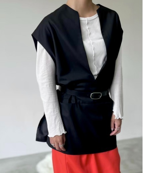 Solace(ソレイス)の「深Vサイドスリットベスト(ベスト・レディース・ブラック/ベージュ・FREE)」の22枚目の写真