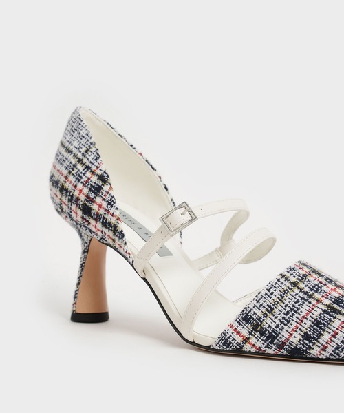 CHARLES & KEITH（チャールズ & キース）の「バックルストラップ ドルセイパンプス / Buckle Strap D'Orsay Pumps（パンプス・レディース・ブラック/ダークブルー・22.5cm/23cm/23.5cm/24.5cm/25cm/25.5cm）」の13枚目の写真