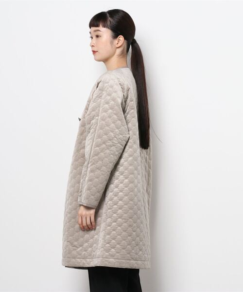 NICOLE white（ニコルホワイト）の「ベロアキルティングコート（その他アウター・レディース・ブラック/ベージュ/グレー・FREE）」の4枚目の写真