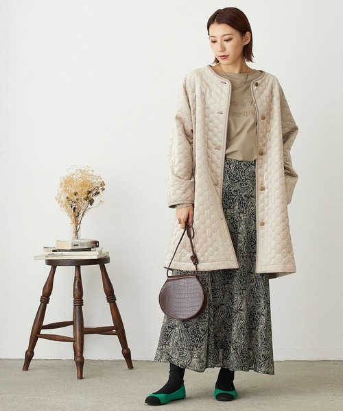 NICOLE white（ニコルホワイト）の「ベロアキルティングコート（その他アウター・レディース・ブラック/ベージュ/グレー・FREE）」の3枚目の写真