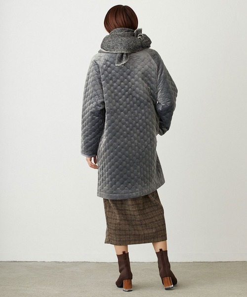 NICOLE white（ニコルホワイト）の「ベロアキルティングコート（その他アウター・レディース・ブラック/ベージュ/グレー・FREE）」の22枚目の写真