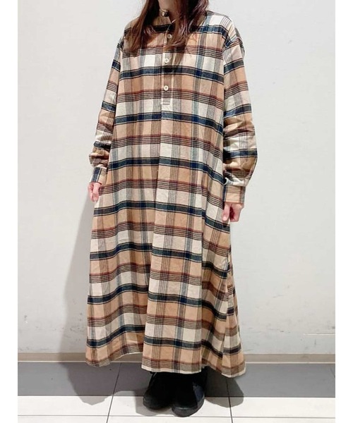 sm2rhythm（サマンサモスモスリズム）の「チェックバンドカラーシャツワンピース（シャツワンピース・レディース・ベージュ/ネイビー/ブラウン・ﾌﾘ-）」の2枚目の写真