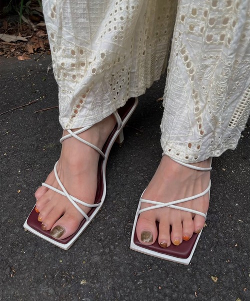 Ameri（アメリ）の「TUBE STRAP COLOR SANDAL（サンダル・レディース・ブラウン/オレンジ/アイボリー・SMALL/MEDIUM/LARGE）」の4枚目の写真