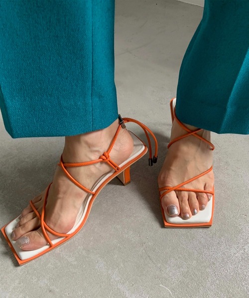 Ameri（アメリ）の「TUBE STRAP COLOR SANDAL（サンダル・レディース・ブラウン/オレンジ/アイボリー・SMALL/MEDIUM/LARGE）」の9枚目の写真