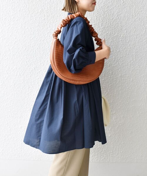 SHIPS(シップス)の「*〈手洗い可能〉ウエストギャザースタンドカラーチュニック◇(シャツ/ブラウス・レディース・ホワイト/サックスブルー/ブルー/ダークブルー・ONE SIZE)」の9枚目の写真