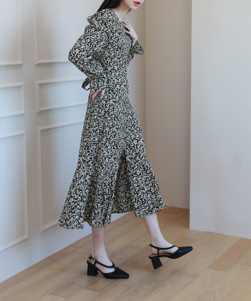 by muni:r(バイ ムニール)の「フェミニンフラワーパフワンピース(ワンピース・レディース・ブルー/ブラック・ONE SIZE)」の14枚目の写真