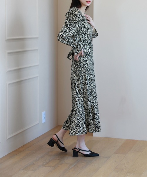 by muni:r(バイ ムニール)の「フェミニンフラワーパフワンピース(ワンピース・レディース・ブルー/ブラック・ONE SIZE)」の22枚目の写真