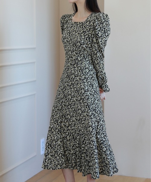 by muni:r(バイ ムニール)の「フェミニンフラワーパフワンピース(ワンピース・レディース・ブルー/ブラック・ONE SIZE)」の19枚目の写真