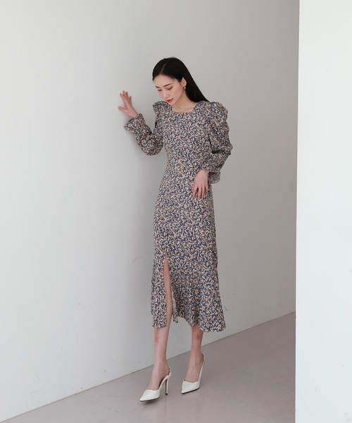 by muni:r(バイ ムニール)の「フェミニンフラワーパフワンピース(ワンピース・レディース・ブルー/ブラック・ONE SIZE)」の15枚目の写真