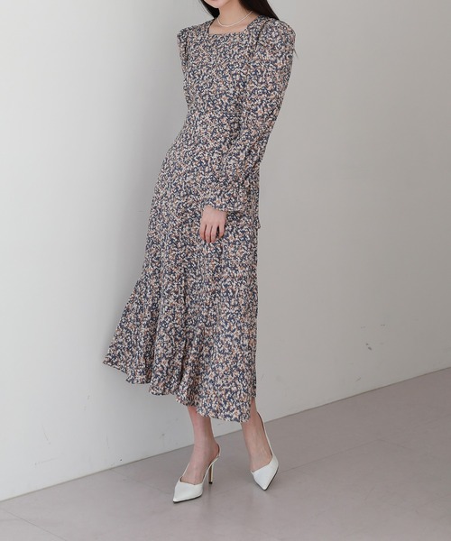 by muni:r(バイ ムニール)の「フェミニンフラワーパフワンピース(ワンピース・レディース・ブルー/ブラック・ONE SIZE)」の7枚目の写真