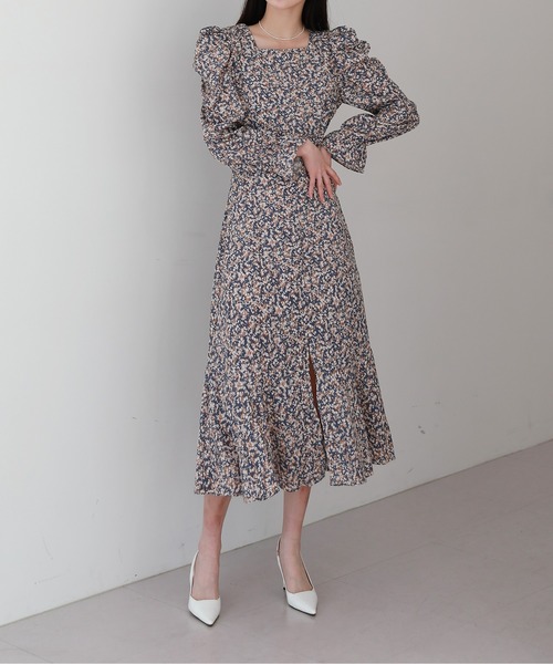 by muni:r(バイ ムニール)の「フェミニンフラワーパフワンピース(ワンピース・レディース・ブルー/ブラック・ONE SIZE)」の4枚目の写真