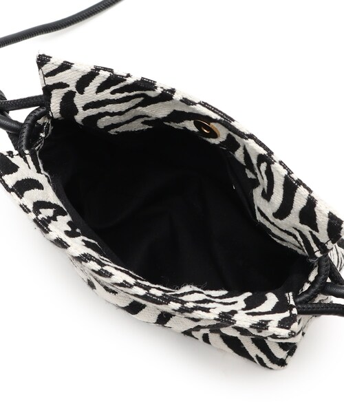 OPAQUE.CLIP（オペークドットクリップ）の「◆ソフトフェイクレザードロストミニショルダー（ショルダーバッグ・レディース・ブラック/ブルー/ボルドー/ライトベージュ/ホワイト系3/ベージュ系その他4/ブラック系1・00）」の18枚目の写真