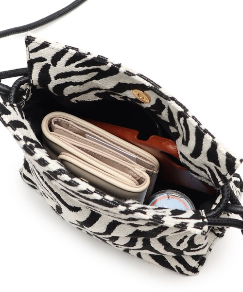 OPAQUE.CLIP（オペークドットクリップ）の「◆ソフトフェイクレザードロストミニショルダー（ショルダーバッグ・レディース・ブラック/ブルー/ボルドー/ライトベージュ/ホワイト系3/ベージュ系その他4/ブラック系1・00）」の19枚目の写真