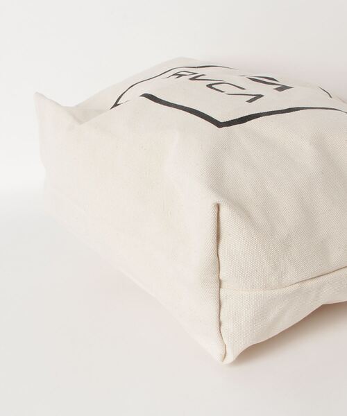 RVCA（ルーカ）の「WEB限定 RVCA ALL THE WAY TOTE（ショルダーバッグ・メンズ・ブラック/ベージュ・FREE）」の8枚目の写真