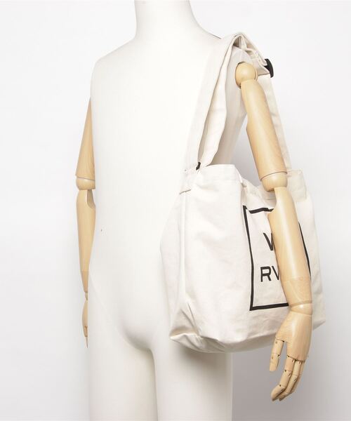RVCA（ルーカ）の「WEB限定 RVCA ALL THE WAY TOTE（ショルダーバッグ・メンズ・ブラック/ベージュ・FREE）」の10枚目の写真