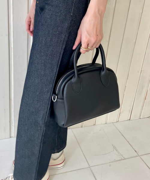 GIMME GIMME（ギミーギミー）の「【GIMME GIMME】2WAY Boston bag gima22s002（ハンドバッグ・レディース・ブラック/ホワイト・FREE）」の2枚目の写真