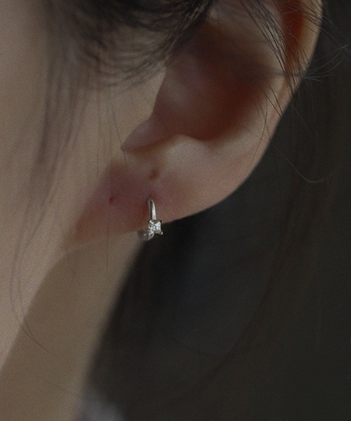 HALEY PESCA(ヘーリーペスカ)の「HALEY PESCA/バタフライライクビジュー ミニフープピアス(ピアス(両耳用)・レディース・シルバー/ゴールド・FREE)」の1枚目の写真