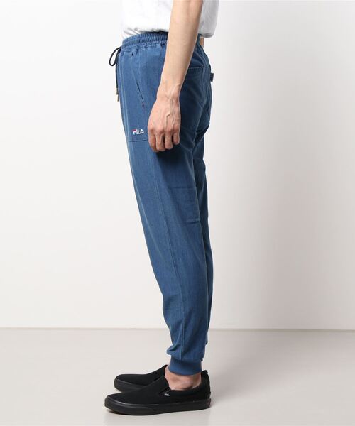 FILA（フィラ）の「＜FILA/フィラ＞カットデニムイージーパンツ（デニムパンツ・メンズ・ブラック/ブルー・M/LL/L）」の5枚目の写真